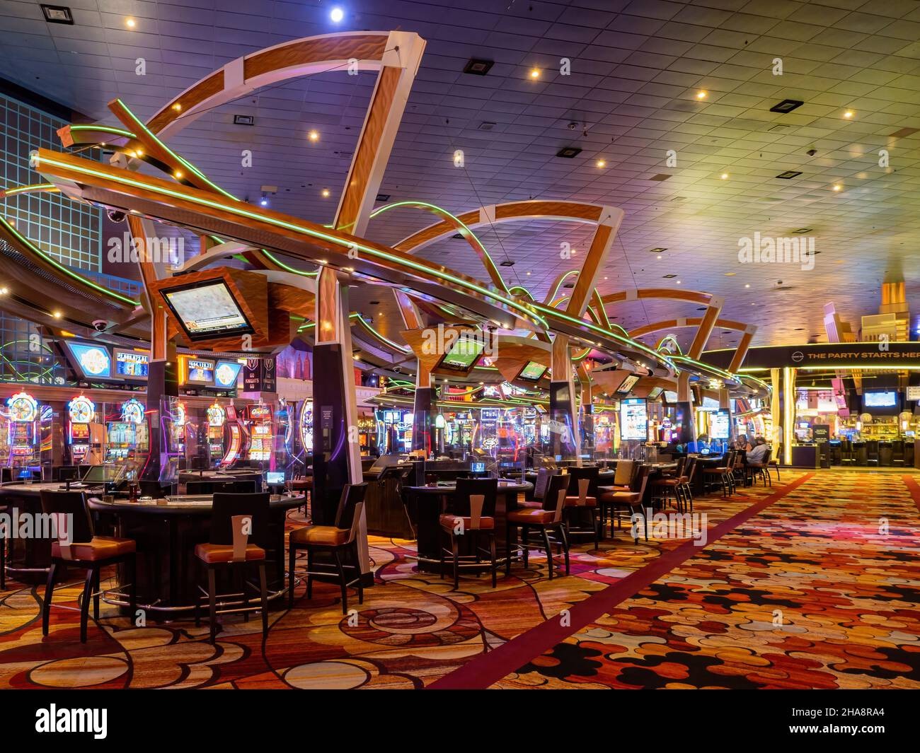 Moderne inngang til Pinevalleyforge Restaurant og Casino med resepsjon